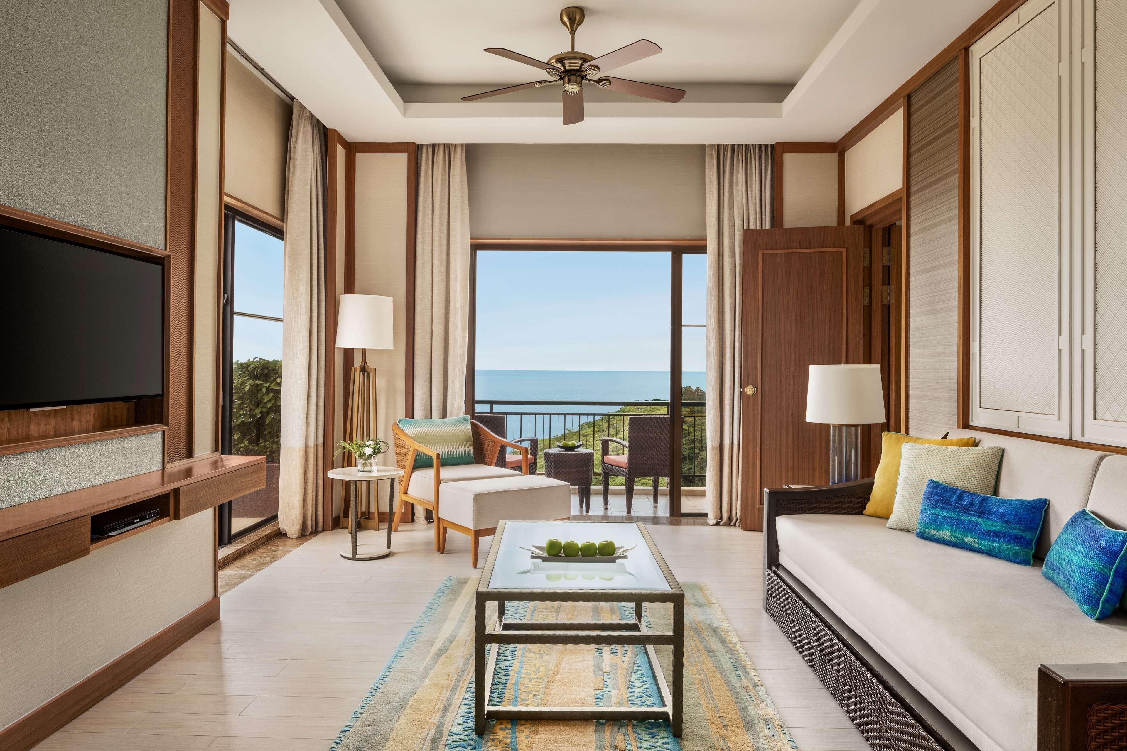 Shangri-La Rasa Sayang, Penang Batu Feringgi Exterior foto A living room at the Westin Maldives