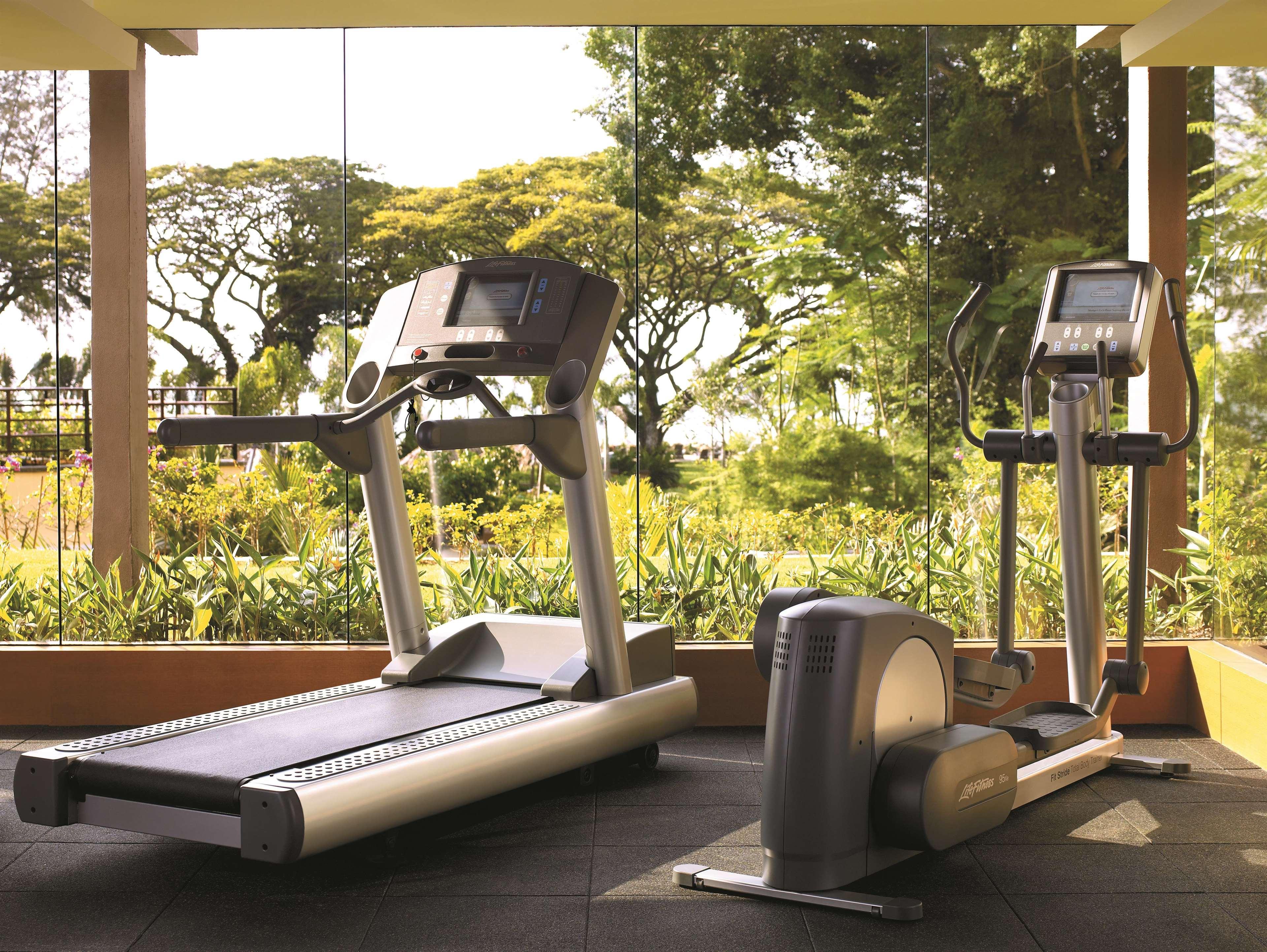Shangri-La Rasa Sayang, Penang Batu Feringgi Exterior foto A treadmill