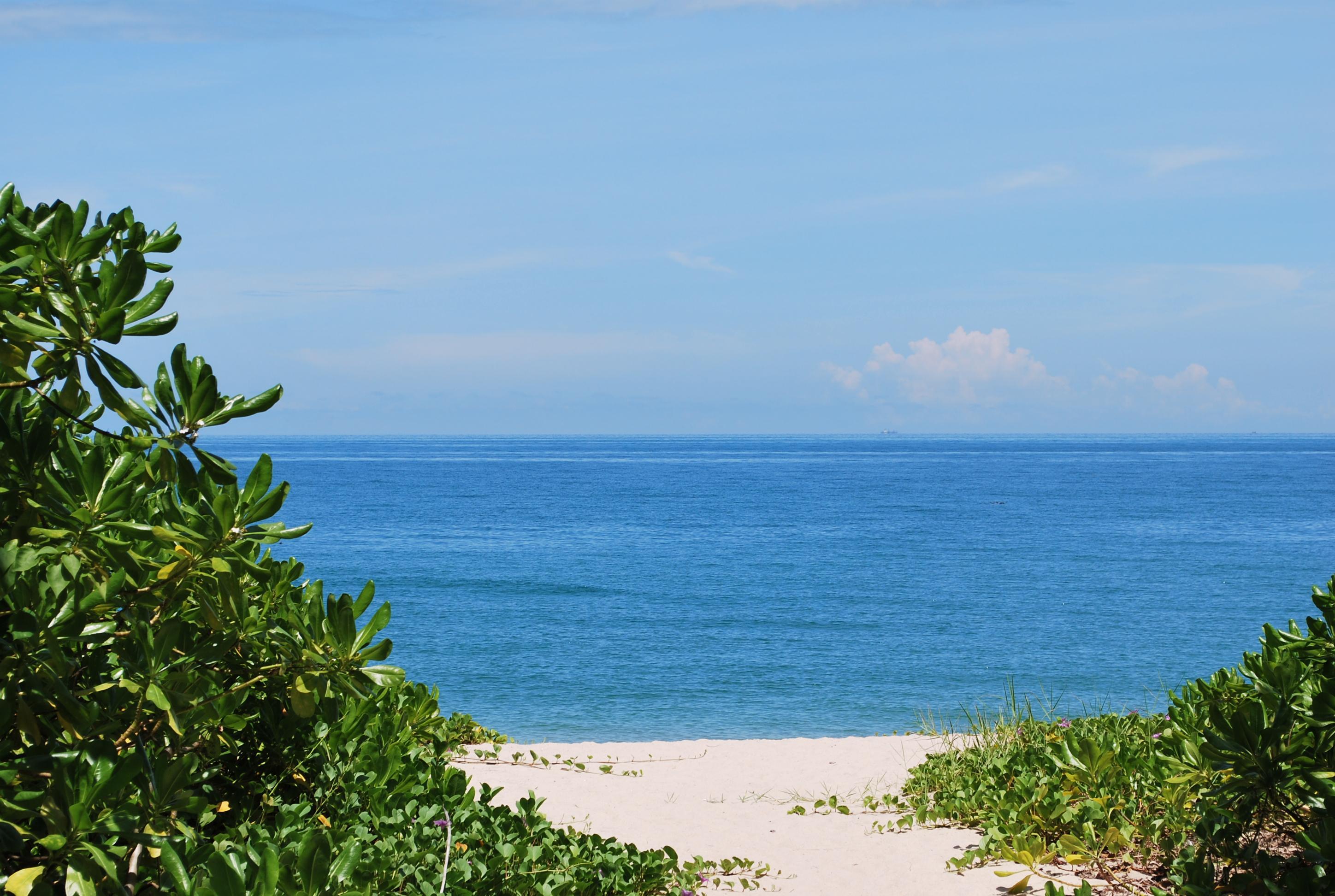 Shangri-La Rasa Sayang, Penang Batu Feringgi Exterior foto Beach at the island of Vieques