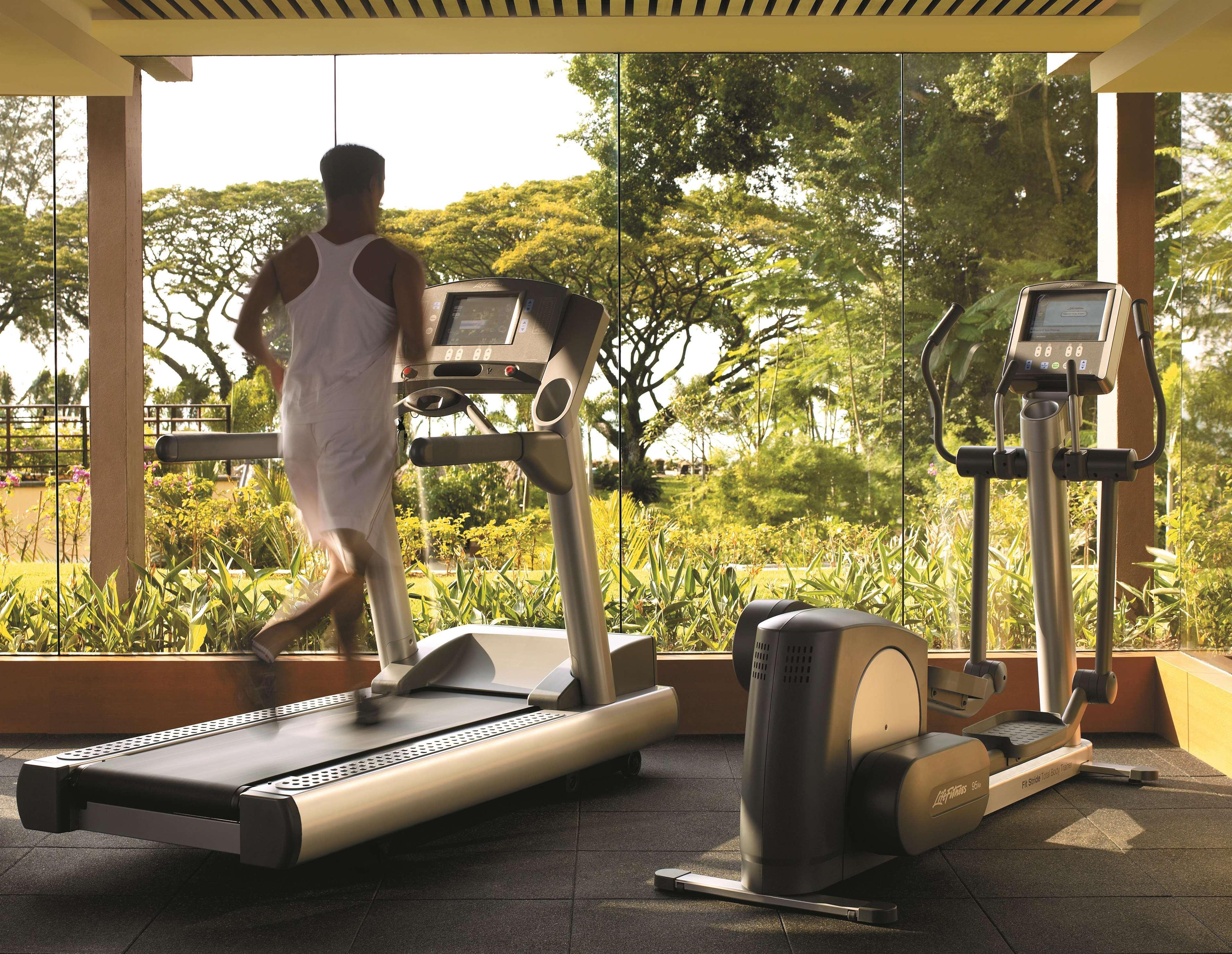 Shangri-La Rasa Sayang, Penang Batu Feringgi Exterior foto A treadmill