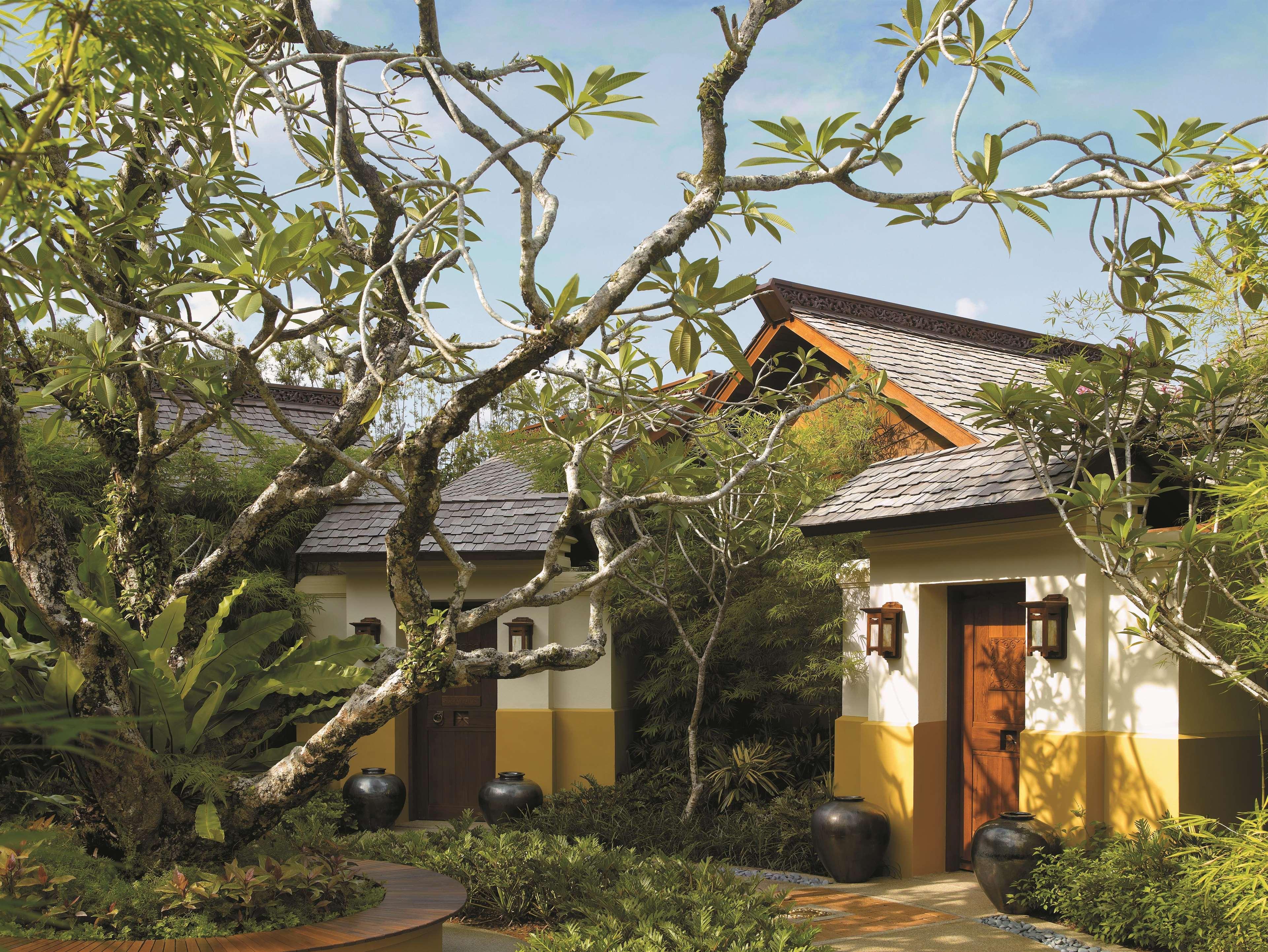 Shangri-La Rasa Sayang, Penang Batu Feringgi Exterior foto A villa at the Four Seasons Resort